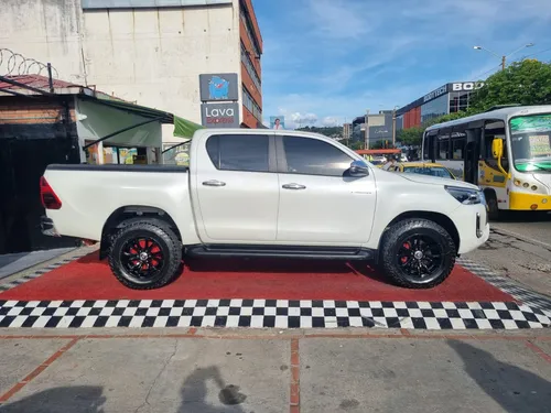 Toyota Hilux Srv 2.4 At