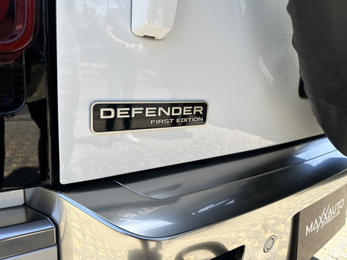 Land Rover Defender 130 First Edition 2023 Blanco