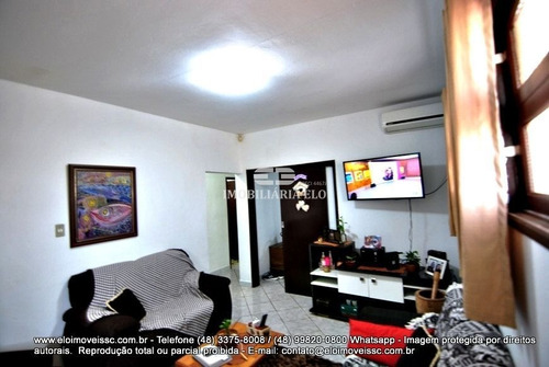 Casa Com 03 Dormitórios, Sendo 01 Suíte E Terreno Com 430m² - 3887