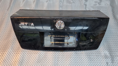 Tapa Cajuela Volkswagen Jetta A4 Usada 