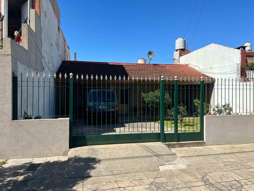 Imagen 25 de 26 de Casa Con Pileta En Venta En La Tablada