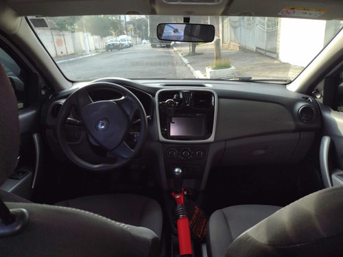 Renault Logan 2014 1.6 Dynamique Hi-power 4p