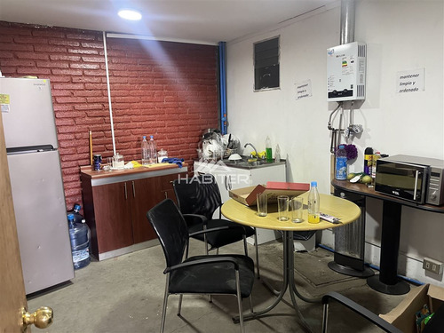 Bodega En Arriendo Con 2 Amplios Galpones En Talca