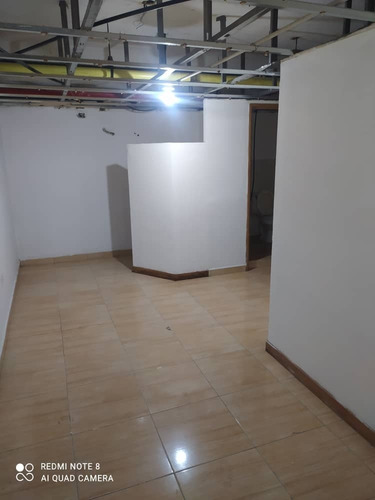 Imagen 7 de 14 de Local En Venta Costa Azul Edf.esparta Suites