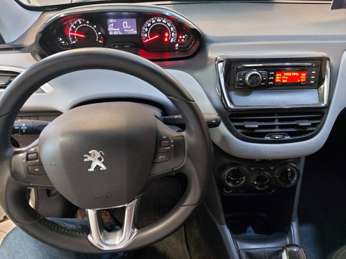 Peugeot 208 1.5 Allure Nafta Manual