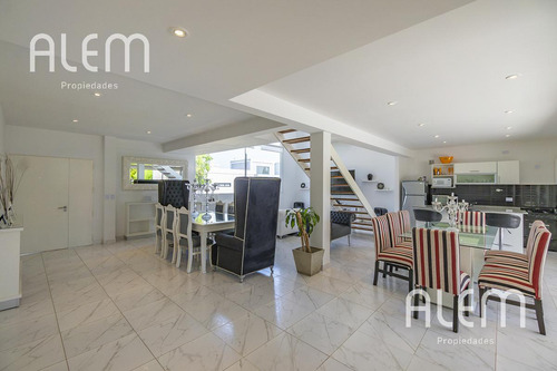 Casa En Venta En Don Joaquin, Canning