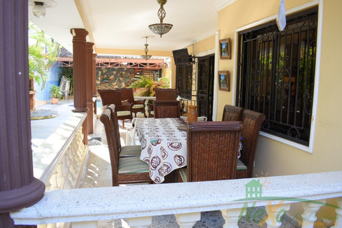 Imagen 9 de 14 de Amplia Casa Con Piscina En Excelente Zona Santiago (trc-146)