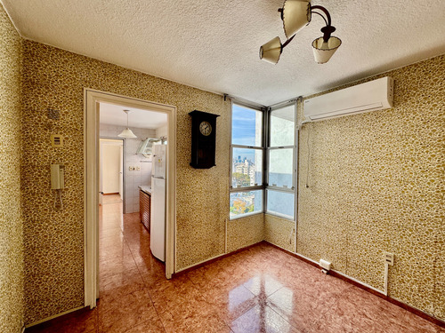 Venta Apartamento Pocitos, 2 Dormitorios + Servicio, 3 Baños, Balcón Y Garage