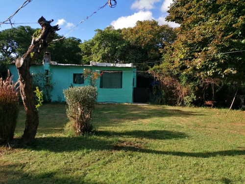 Se Vende Casa, Con Amplio Terreno, En Punta De Rieles