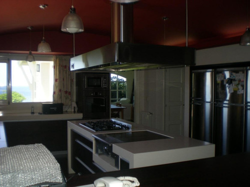 Imagen 11 de 30 de Espectacular Mansion En Playa Mansa (disponible A Partir Del 16 De Enero)