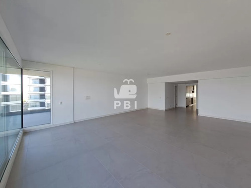 Venta Residencia De Alta Gama 4 Dormitorios En Suite Punta Del Este - Le Parc Iii - Ref : Pbi13701