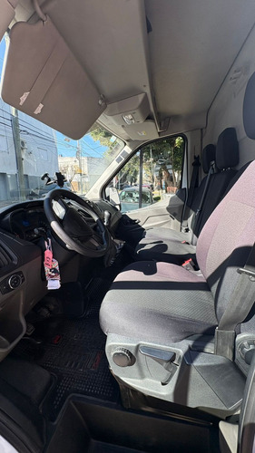 Ford Transit 2.2 Furgon Mediano 350m