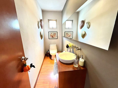Linda Y Funcional Casa En Venta En Hacienda De La Ronda, En Hac. De Las Palmas