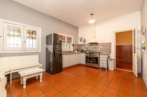 Venta Casa 3 Ambientes Con Jardín, Piscina Y Cochera En Palomar.