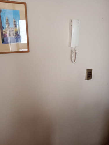 Departamento 2 Dorm, 1 Baño, Segundo Piso, Buen Estado