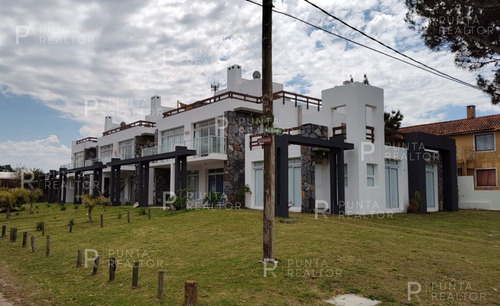Excelente Apartamento En Manantiales, Punta Del Este, Uruguay
