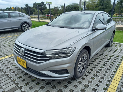 Volkswagen Jetta A7 Highline 1.4t At