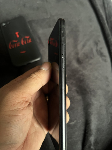 iPhone SE 2 Generación 64 Gigas Color Negro En Buenas Condiciones Todo Funciona Entrego Con Cable De Carga (Usado)