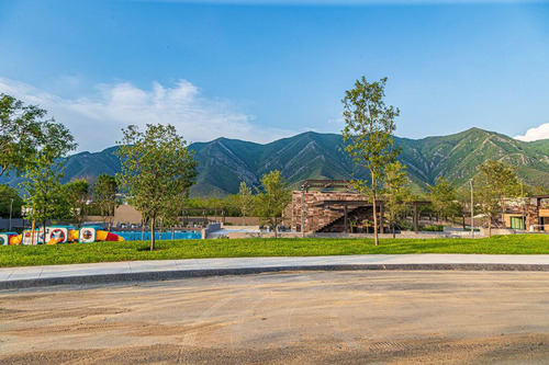 Casa Inteligente De 3 Niveles En Venta En Mítica Residencial, Con Área De Juegos Y Terraza En Roof Garden, Para Aprovechar Las Increíbles Vistas A Las Montañas!! Bar En 1er Nivel Con Salida Al Jardín