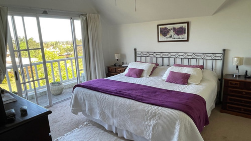 Clasica Casa En El Barrio Privado Carmel