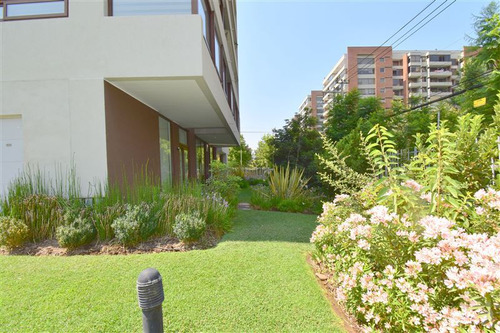 Departamento Duplex En Venta En Las Condes Con Jardin