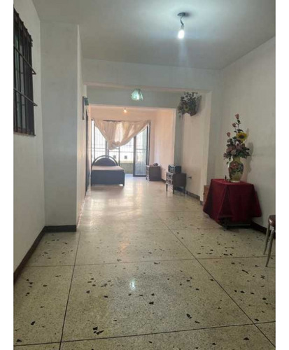 Vendo Edificio 580m2 Catia 8162