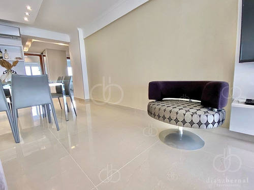 Imagen 13 de 30 de Venta De Apartamento De 2 Dormitorios En Edificio Miami Boulevard Punta Del Este