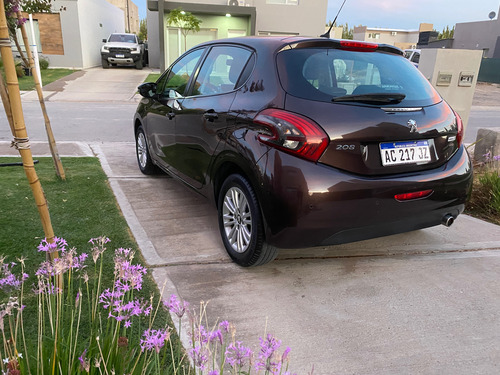 Peugeot 208 1.6 Allure