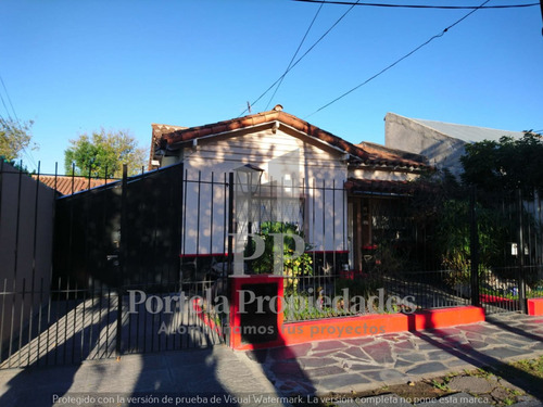 Casa En Castelar Sur