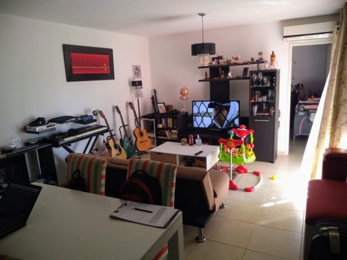 Imagen 2 de 12 de Departamento En Venta En Villa Carmela