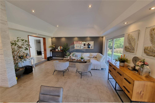 Se Arrienda Casa, Condominio Altos De San Miguel.