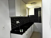 Comprar Oportunidad! Vendo Casa Ph Al Frente Totalmente Independiente, Reciclada De 3 Dormitorios, Lavadero Y Amplia Terraza En Azotea, A Pocas Cuadras De Nuevo Centro Shopping.