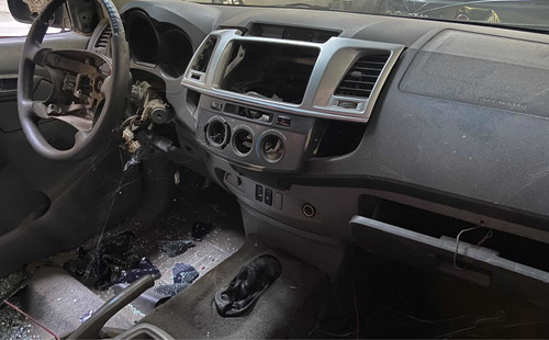 Imagen 6 de 11 de Toyota Hilux 2.5 4x2 2009 No Chocada Con Faltantes Al Día