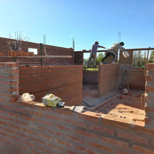 Chalet De Tres Ambientes - Construcción Rápida Y Tradicional - No Es Prefabricada