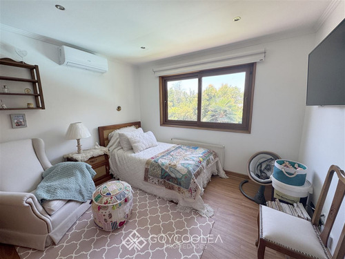 Casa En Arriendo De 5 Dorm. En Las Condes