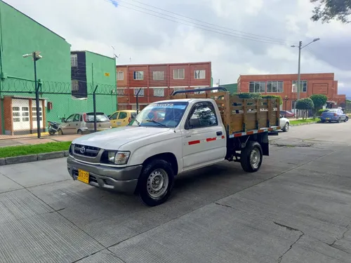 Toyota Hilux Mt 2400cc 4x2 Estacas