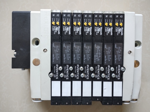 Terminal De Válvulas Rexroth Aventics Mnr: R 480 739 753 (Usado)