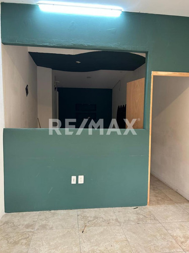 Local En Renta En Pabellón Asunción, Metepec