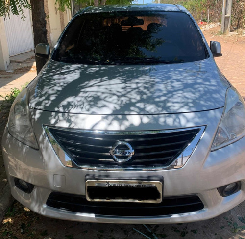 Imagem 3 de 10 de Nissan Versa 2013 1.6 16v Sl Flex 4p