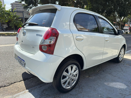 Toyota Etios 1.5 X Plus 16v Aut. 4p