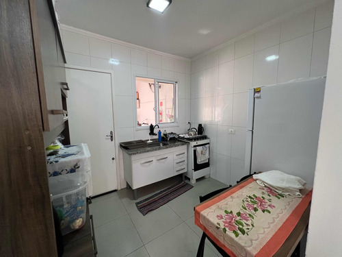 Apartamento Térreo 2 Dormitórios Com Quintal
