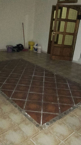 Imagen 1 de 5 de Espacio En Microcentro-apto Profesional- Baulera-oficios-