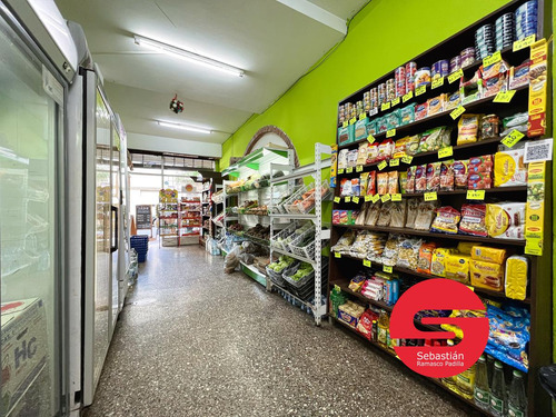 Imagen 2 de 13 de Local Comercial Vidriera Centro Excelente Ubicacion