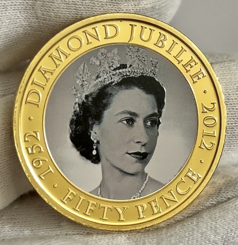Moeda Oficial Banhada Ouro 24k Rainha Elizabeth 2011 Jersey