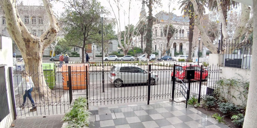 Sobre Bv. Oroño 900 Rosario Alquiler Apto Consultorios Oficinas Local Impecable, Con Patio