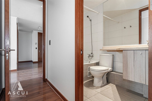 Departamento En Venta De 3 Dorm. En Lo Barnechea
