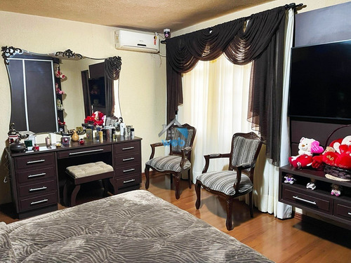 Imagem 27 de 30 de Se Você Está Procurando Por Uma Casa Com Personalidade, Que Você Olhe E Sinta Aquele Algo A Mais E Que Ofereça 3 Quartos Ou Mais, Hidromassagem, Edícula Nos Fundos 3 Vagas De Garag - Ca01764 - 702711