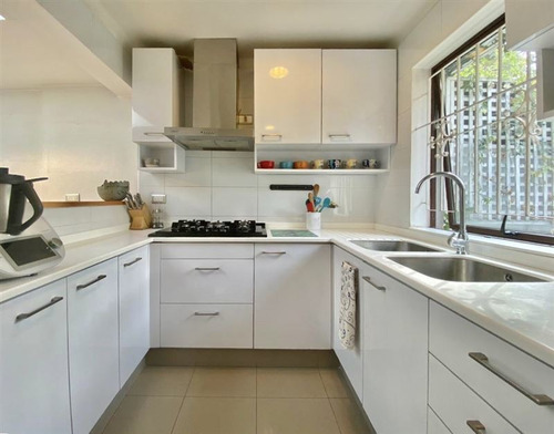 Casa En Venta De 3 Dorm. En Vitacura