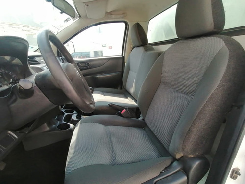 Nissan Np300 Estaquita 2016 Caja Seca