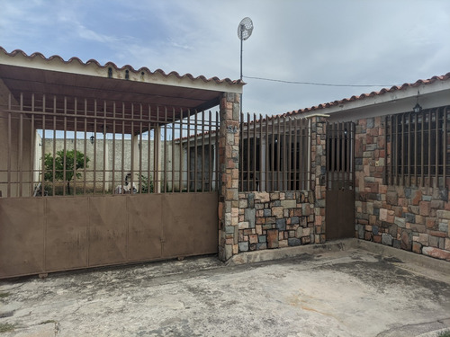 Imagen 1 de 7 de Quinta En Venta - La Flor, Turmero - 04145880139